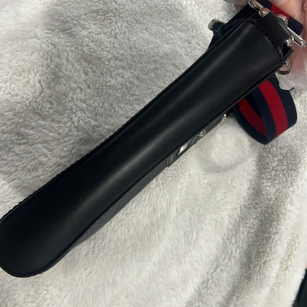 Gucci Black GG Supreme Messenger Bag unisex - Picture 11 of 13